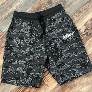 Staple Thread Beast shorts size large